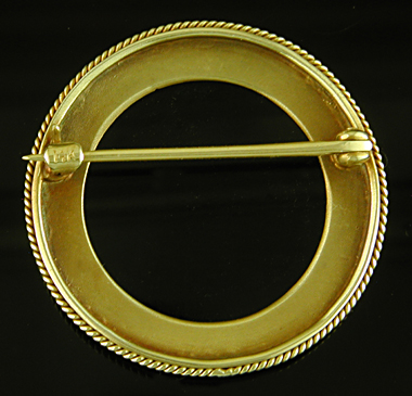 Reverse of cameo brooch of Athena. (BR9696)