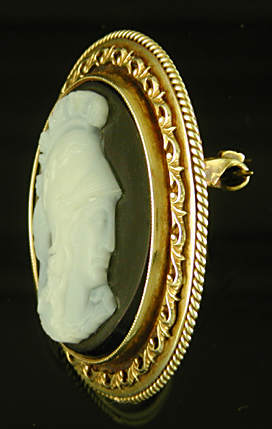 Onyx cameo brooch of Athena. (BR9696)